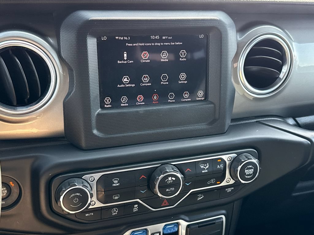 Used 2018 Jeep Wrangler Unlimited Sahara AWD/4WD image 24