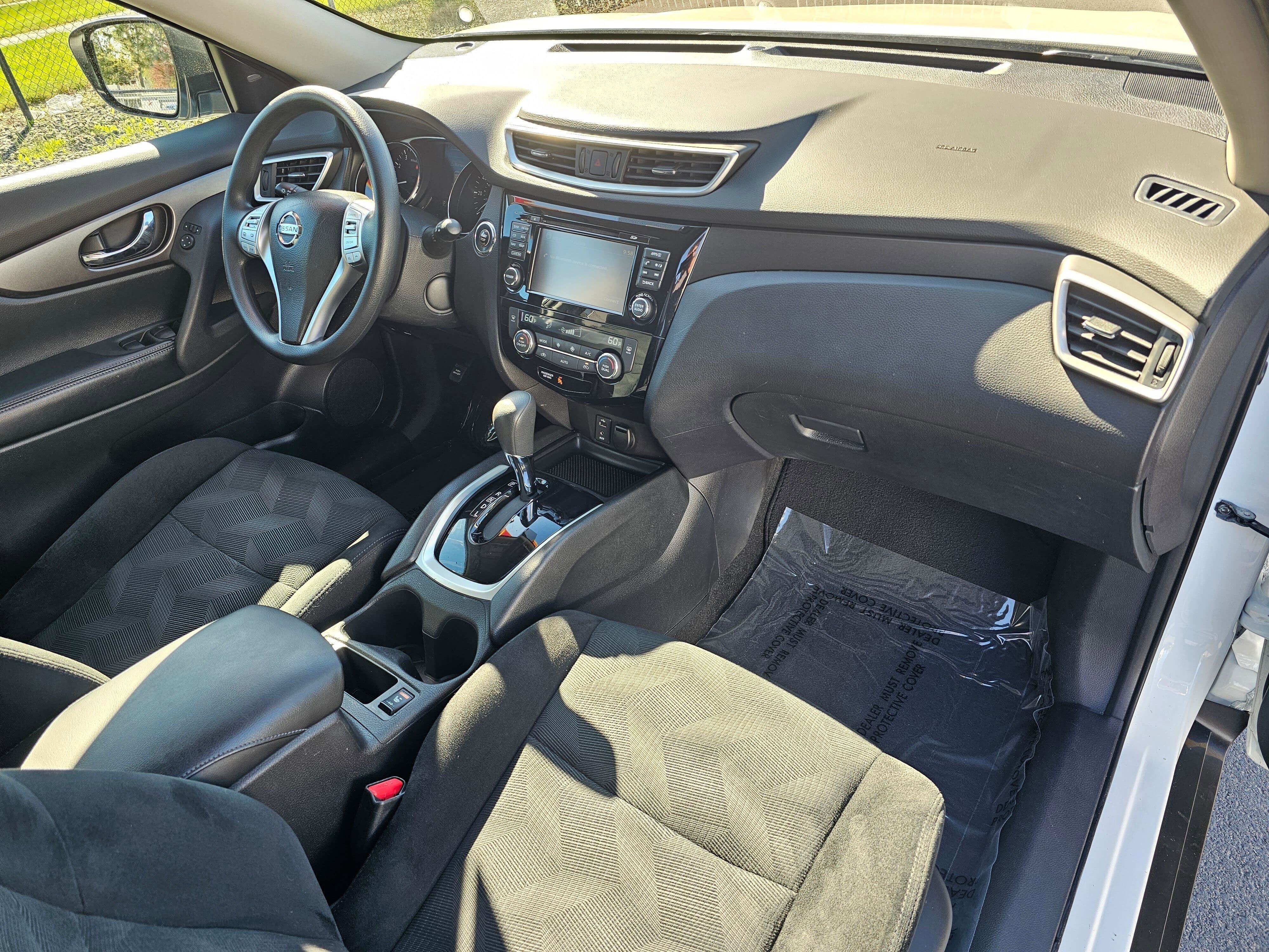 Used 2016 Nissan Rogue SV w/ SV Premium Package AWD/4WD image 11