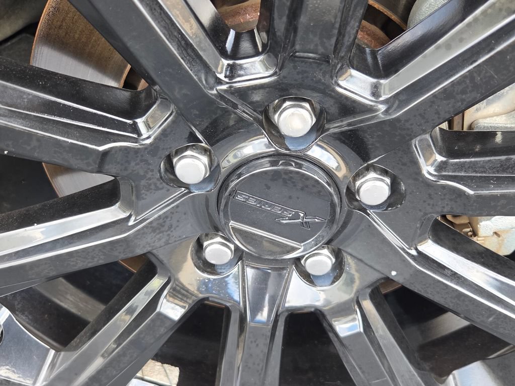 Used 2022 Toyota Highlander XLE FWD image 25
