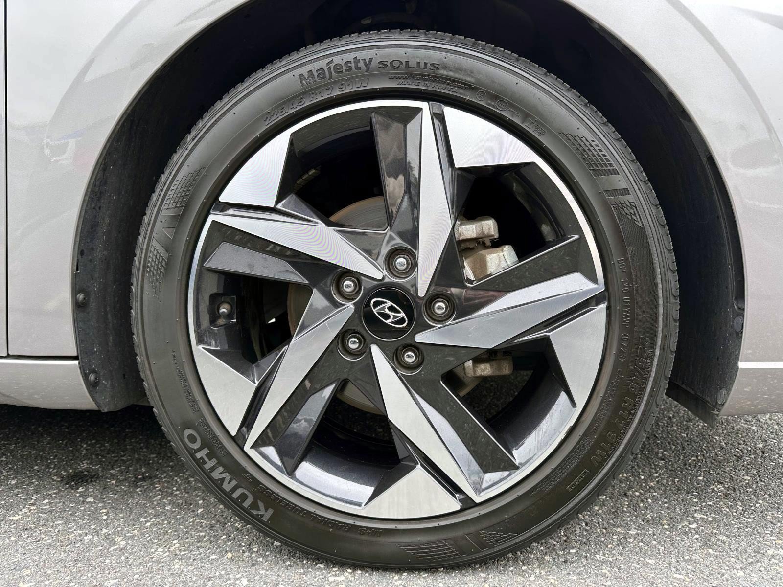 Used 2023 Hyundai Elantra SEL w/ Convenience Package FWD image 6