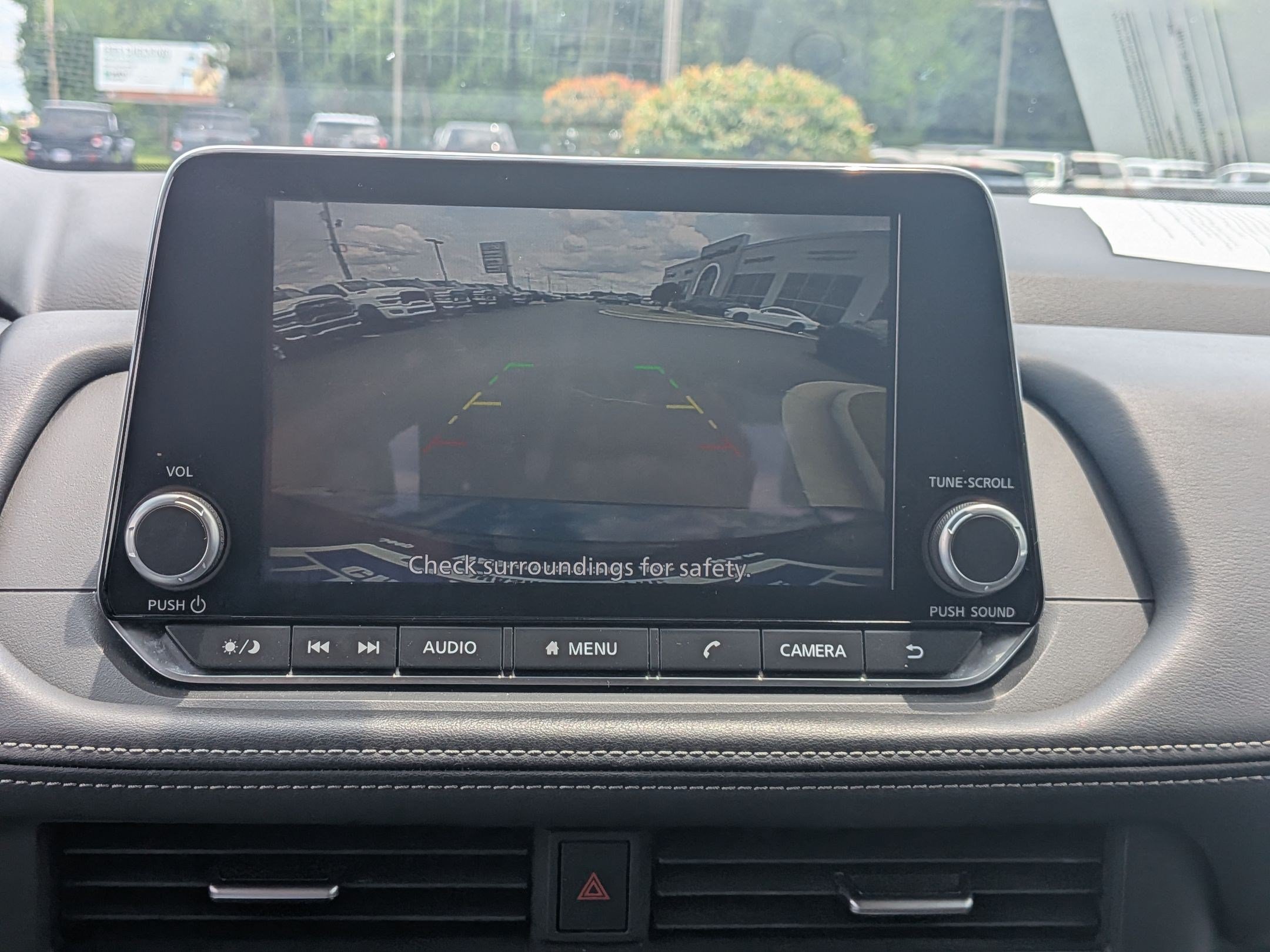 Used 2025 Nissan Rogue SV FWD image 14