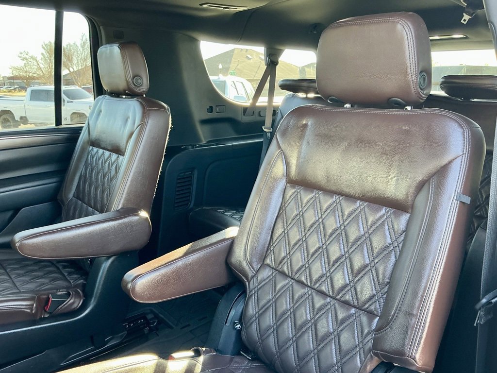 Used 2023 Chevrolet Suburban Z71 w/ Luxury Package image 28