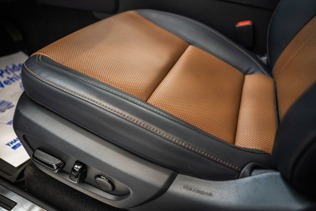 Used 2025 Lexus GX 550 w/ Cold Area Package image 42