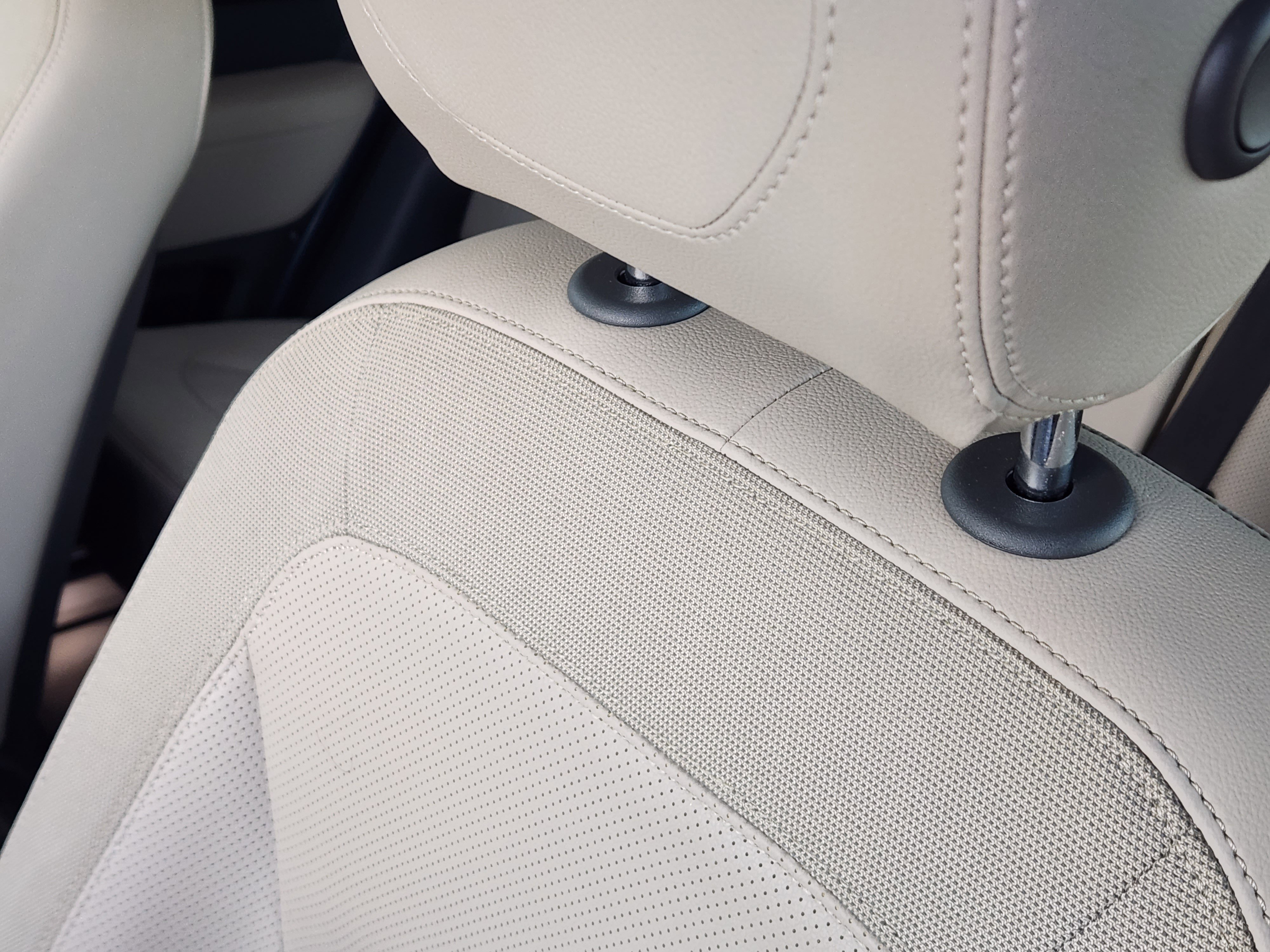 Used 2021 Land Rover Defender 110 SE image 15