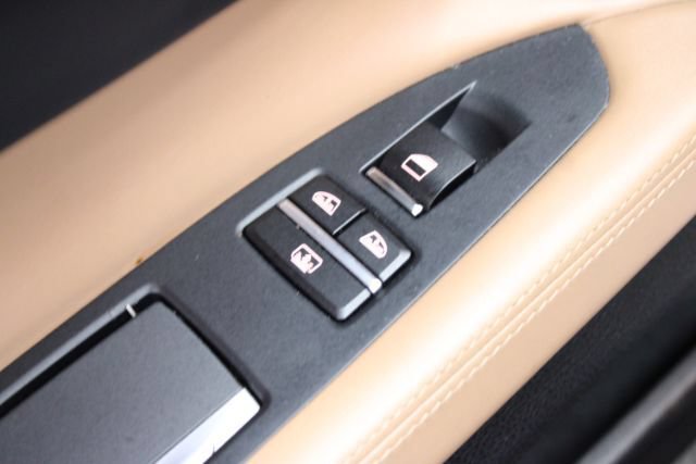 Used 2015 BMW 750Li xDrive AWD/4WD image 27