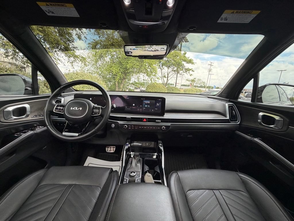Certified 2025 Kia Sorento SX Prestige AWD/4WD image 35