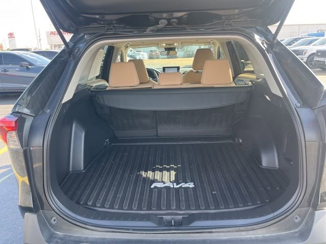 Used 2024 Toyota RAV4 LE image 7