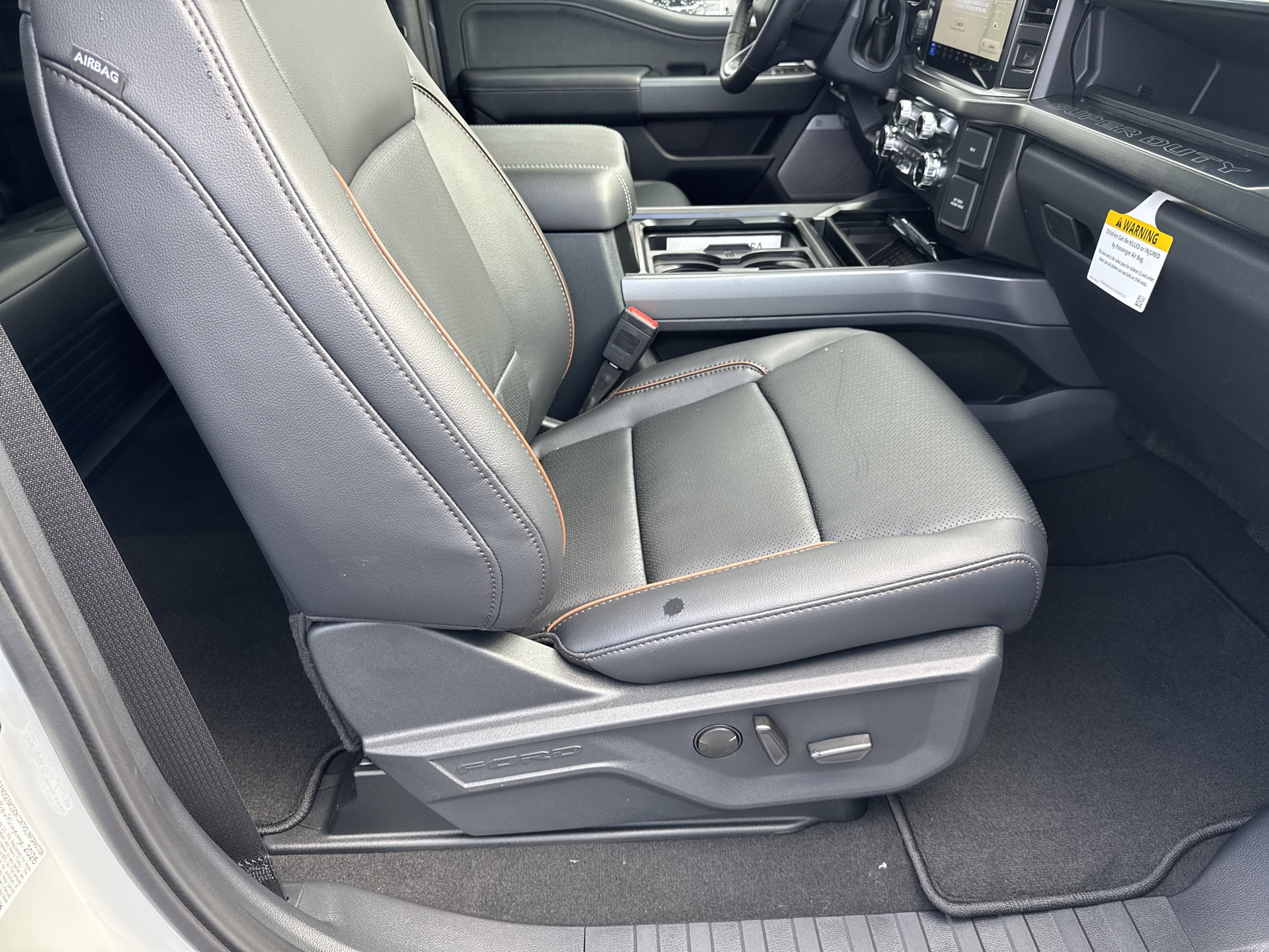 New 2026 Ford F250 Lariat w/ Black Appearance Package image 13