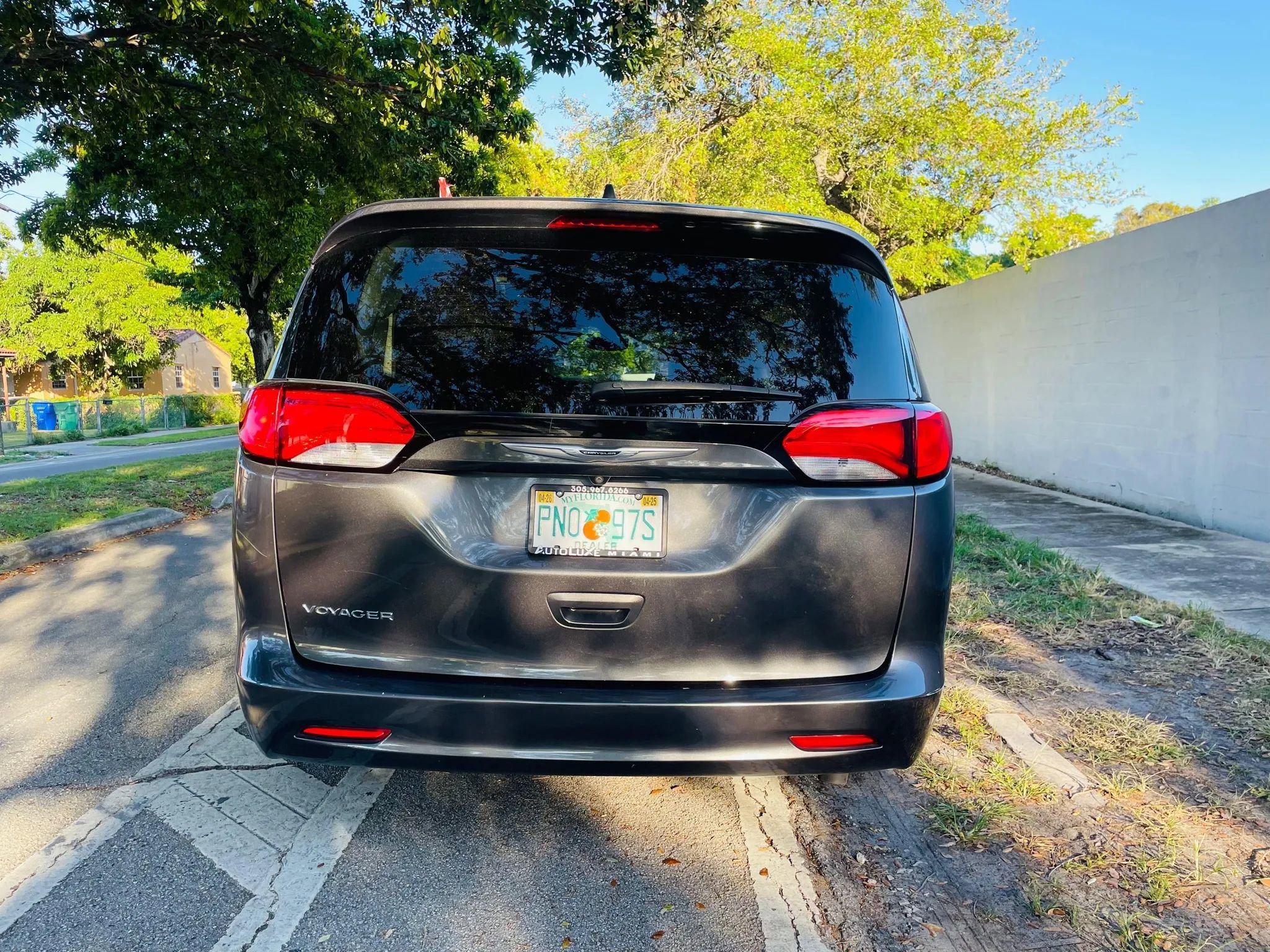 Used 2021 Chrysler Voyager Lxi image 4
