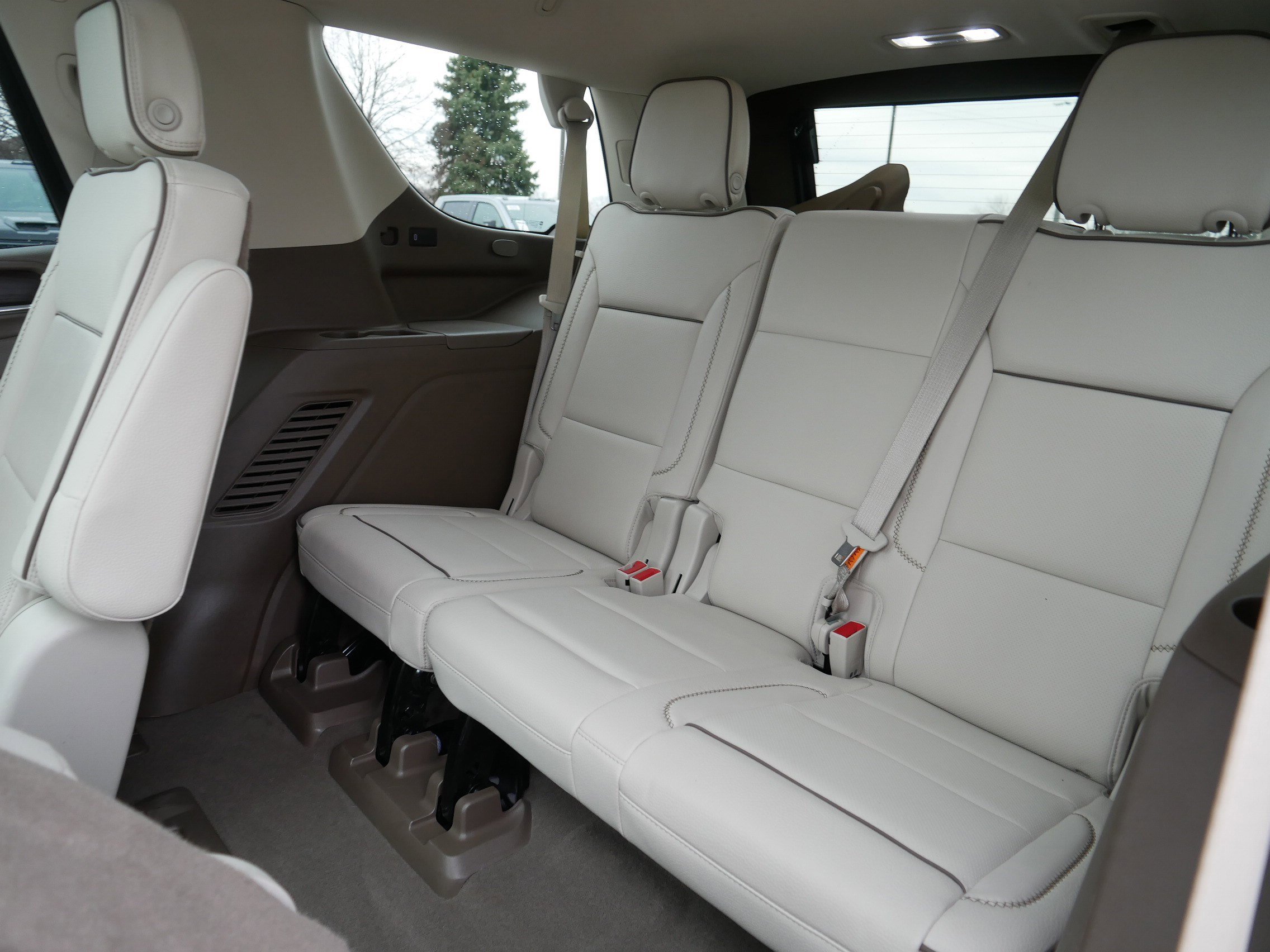 Used 2022 GMC Yukon Denali image 35
