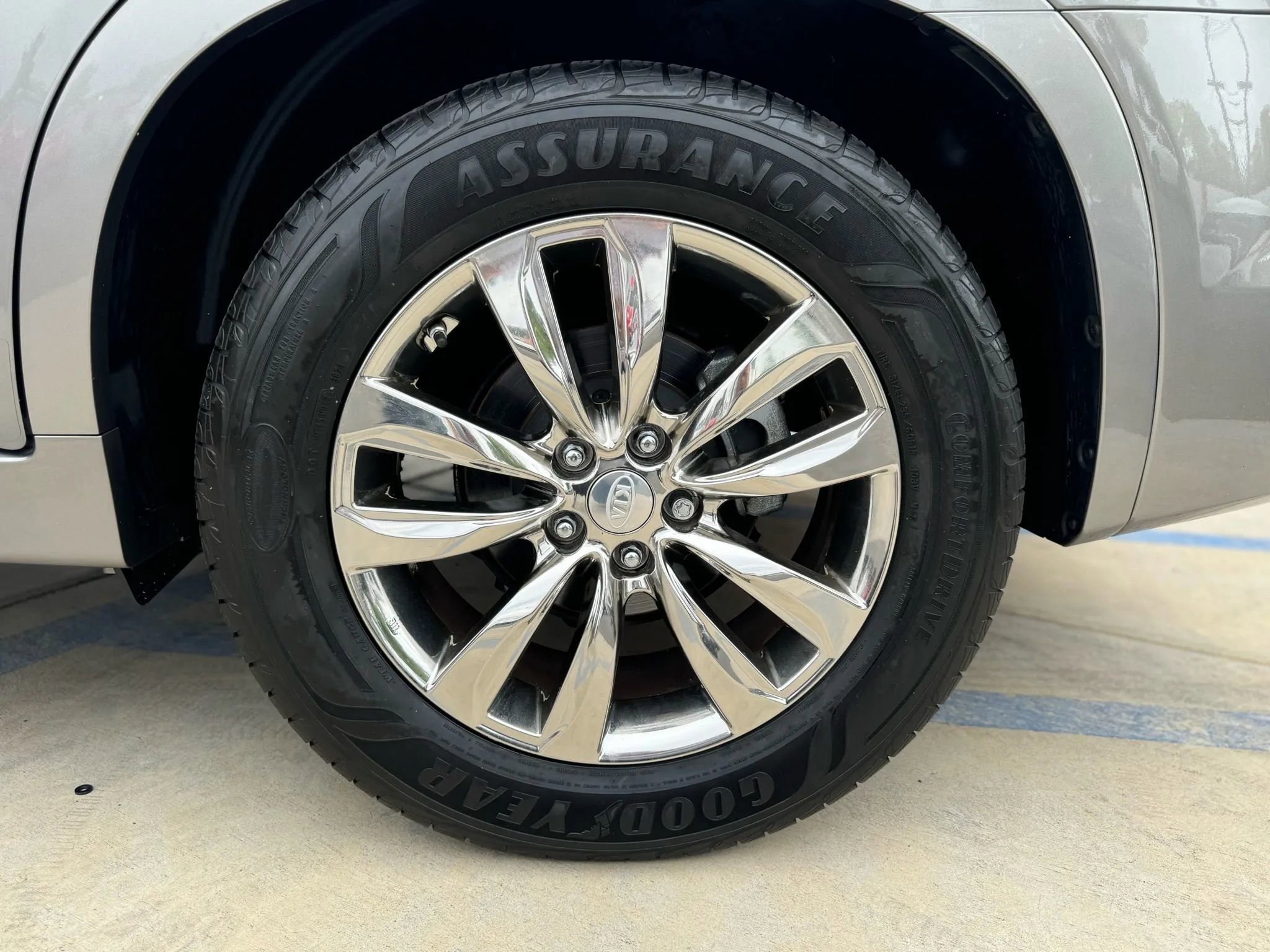 Used 2011 Kia Sorento SX image 23