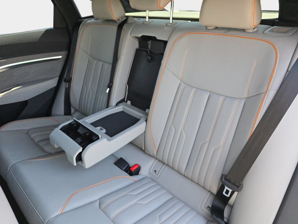 Certified 2024 Audi Q8 e-tron Prestige AWD/4WD image 17