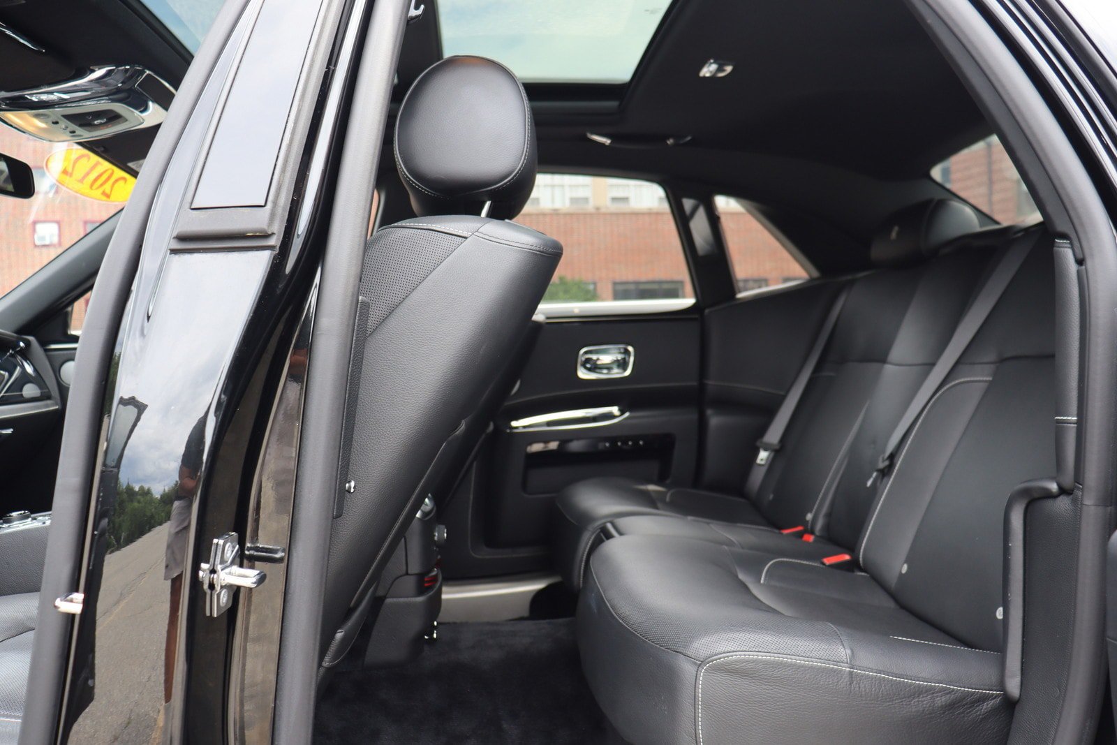 Used 2012 Rolls-Royce Ghost RWD image 16