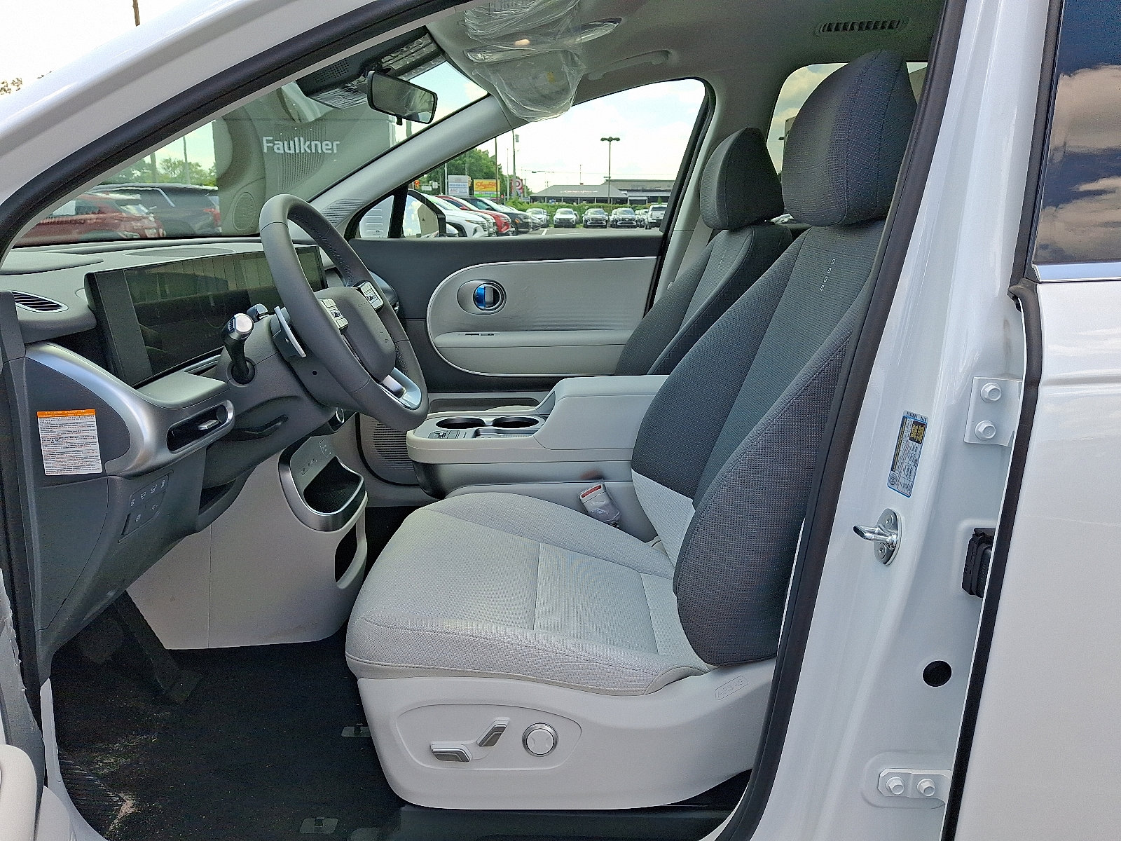 New 2026 Hyundai Ioniq 9 SE image 13