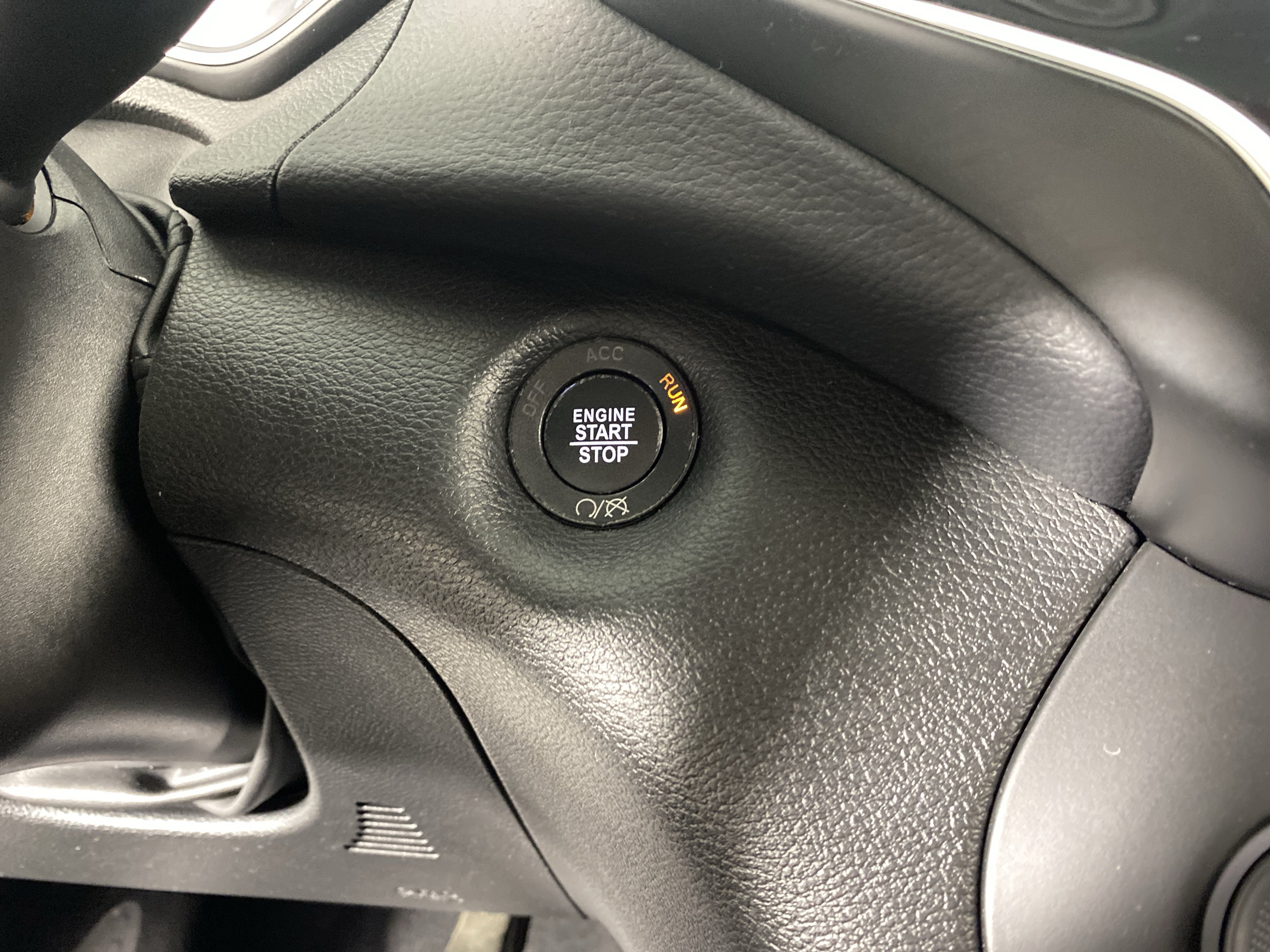 Used 2020 Jeep Cherokee Limited AWD/4WD image 25