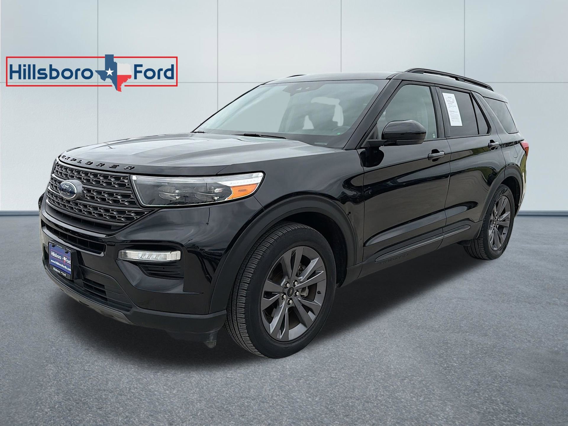 Used 2022 Ford Explorer XLT w/ Equipment Group 202A image 1