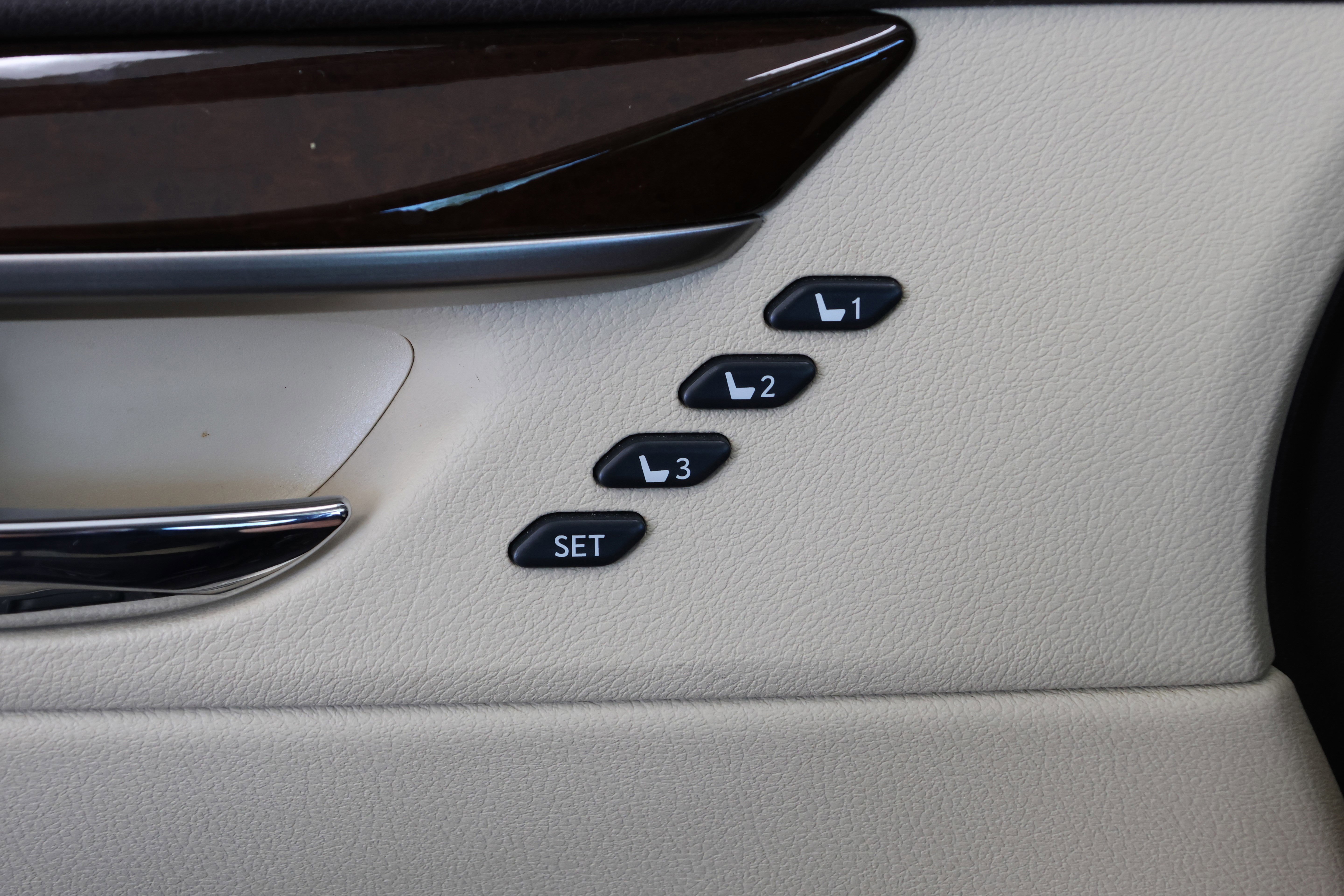 Used 2018 Lexus ES 350 350 w/ Luxury Package w/Wood Trim image 13