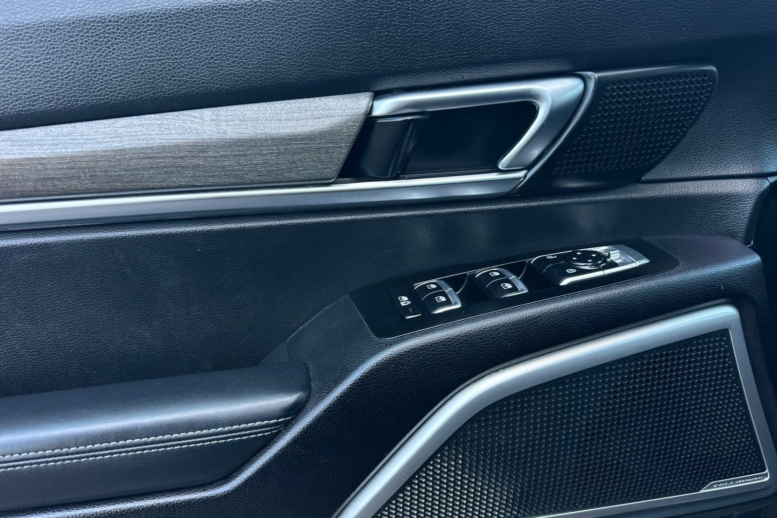 Used 2022 Kia Telluride EX w/ Towing Package image 10