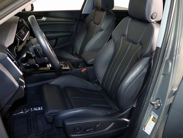 Used 2025 Audi Q5 e Premium Plus w/ Premium Plus Package image 4