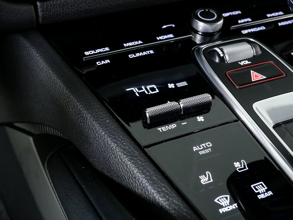 Certified 2023 Porsche Cayenne AWD/4WD image 17