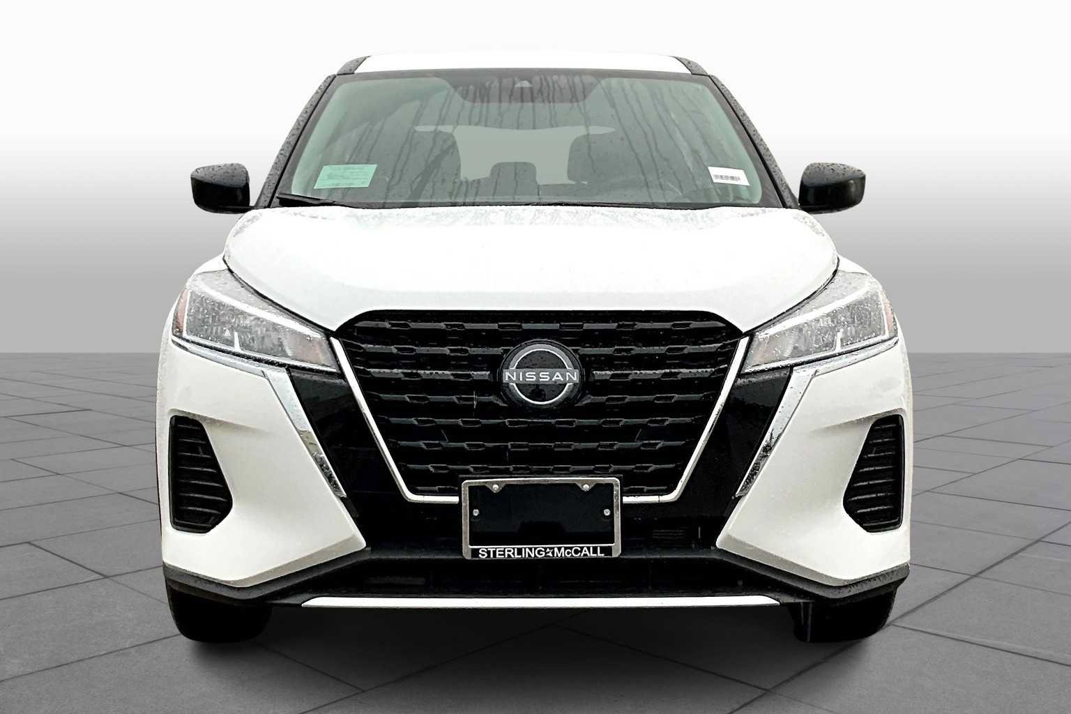 Used 2025 Nissan Kicks Play S FWD image 3