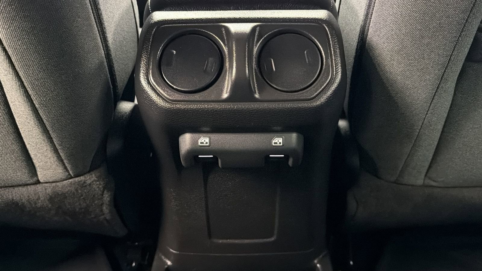 Used 2024 Jeep Wrangler Unlimited image 34