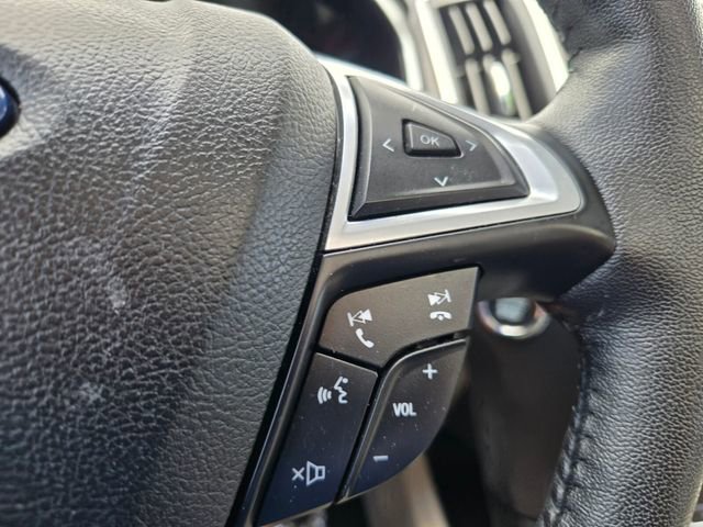 Used 2018 Ford Edge Titanium w/ Equipment Group 302A FWD image 24