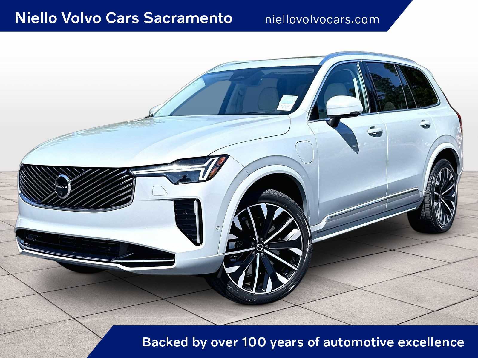 Used 2025 Volvo XC90 T8 Ultra w/ Protection Package Premier AWD/4WD image 1