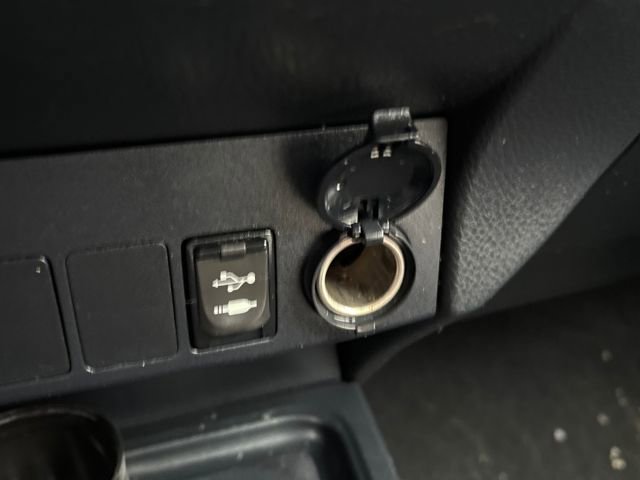 Used 2018 Toyota RAV4 XLE image 18