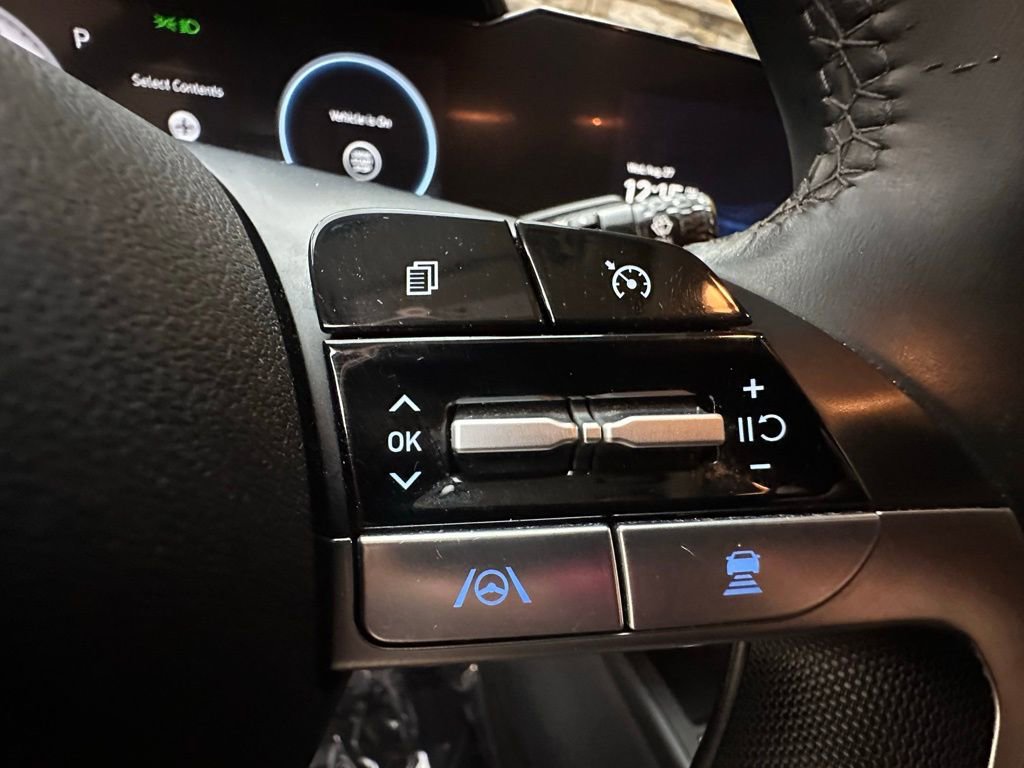 Used 2023 Hyundai Elantra SEL w/ Convenience Package image 23