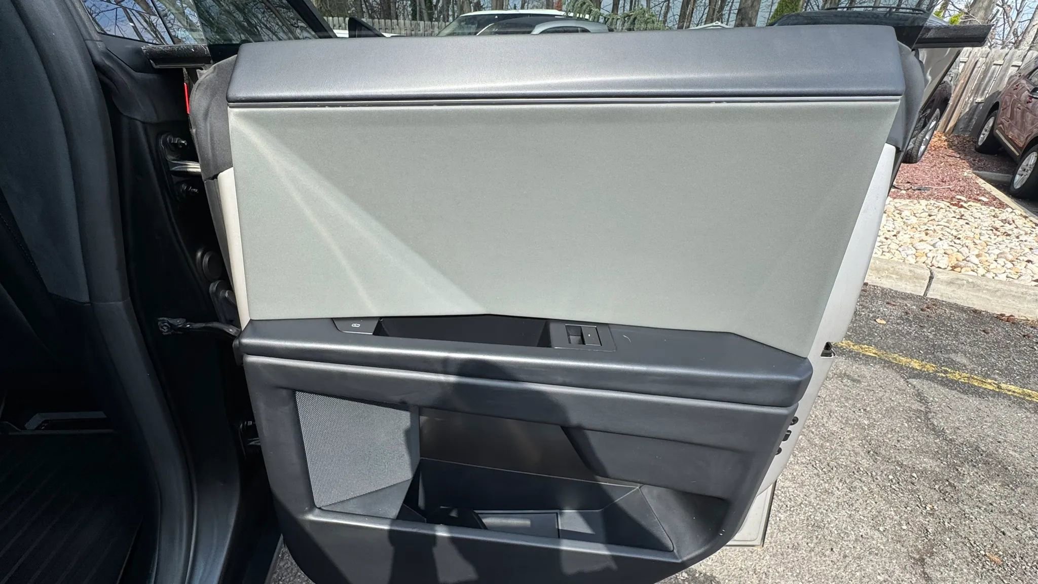 Used 2024 Tesla Cybertruck AWD Crew Cab image 24