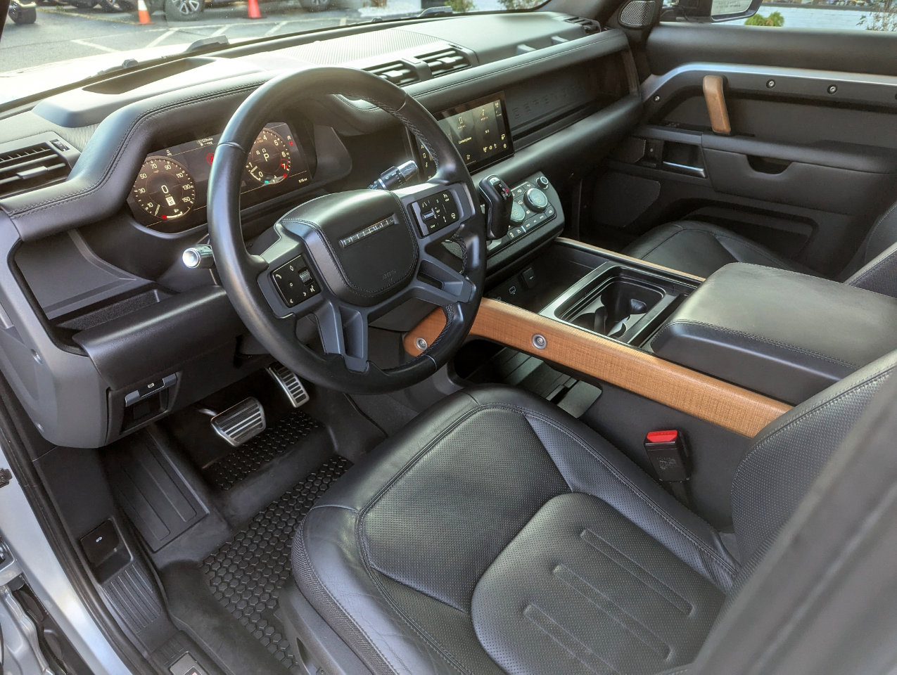 Used 2020 Land Rover Defender 110 X image 15