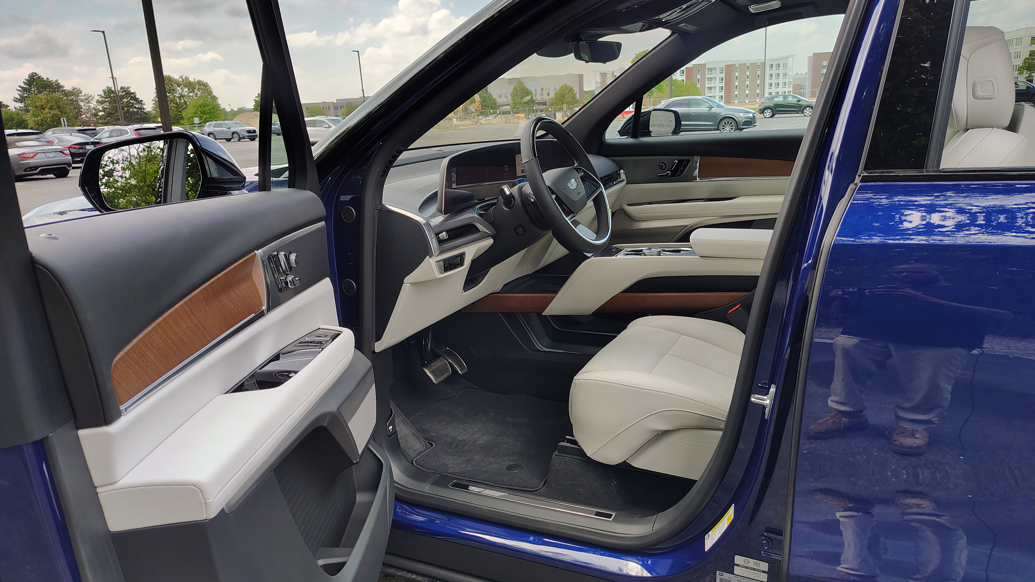 New 2026 Cadillac Vistiq Sport image 8