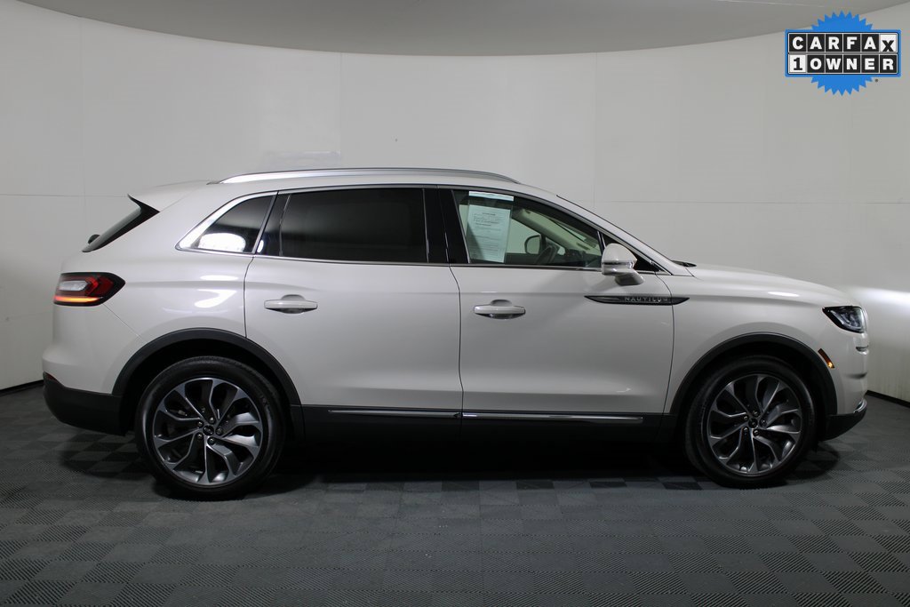 Used 2022 Lincoln Nautilus Reserve image 2