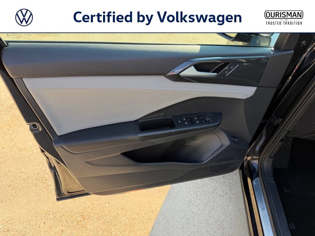 Certified 2023 Volkswagen Taos SEL AWD/4WD image 9