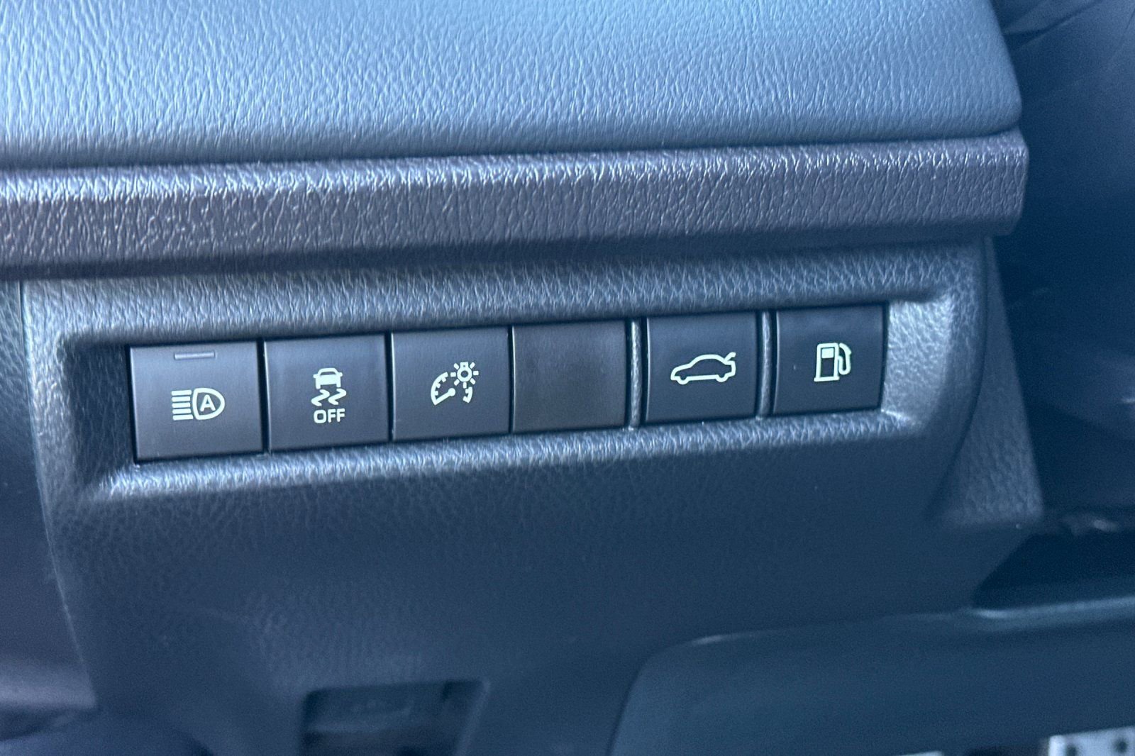 Used 2025 Toyota Camry XSE FWD image 34