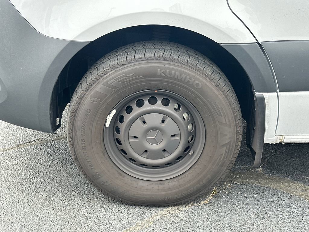 Used 2025 Mercedes-Benz Sprinter 2500 image 12