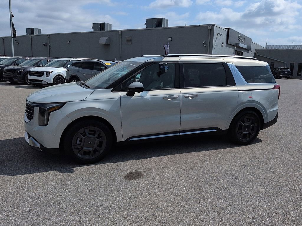 Used 2026 Kia Carnival SX image 4