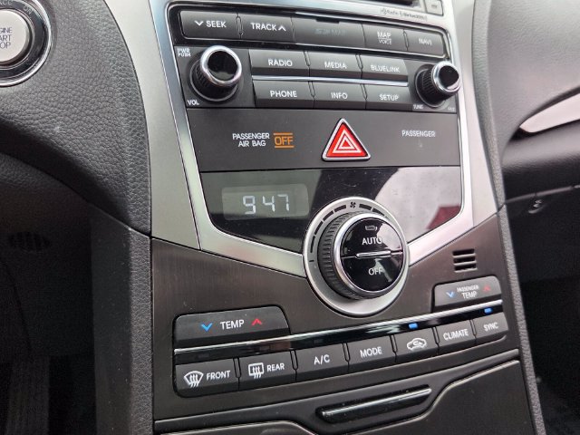 Used 2017 Hyundai Azera Limited FWD image 23