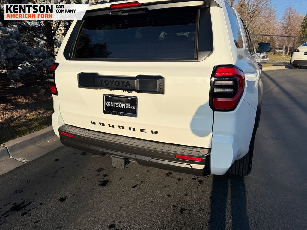 Used 2025 Toyota 4Runner SR5 image 36
