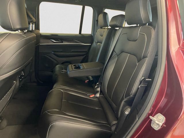 New 2025 Jeep Grand Cherokee Limited w/ Black Appearance Package AWD/4WD image 13