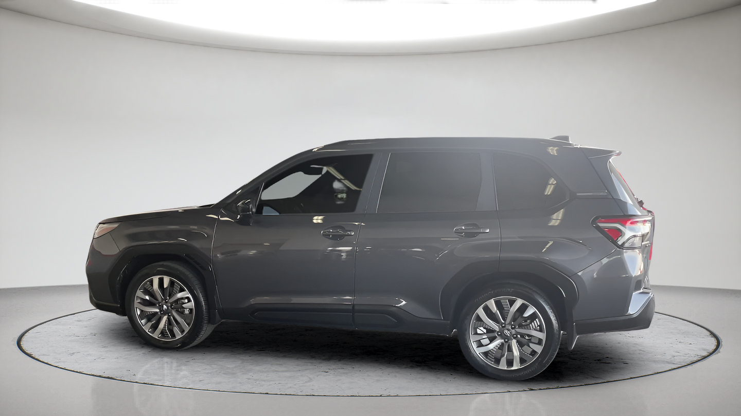 Used 2025 Subaru Forester Touring AWD/4WD image 10