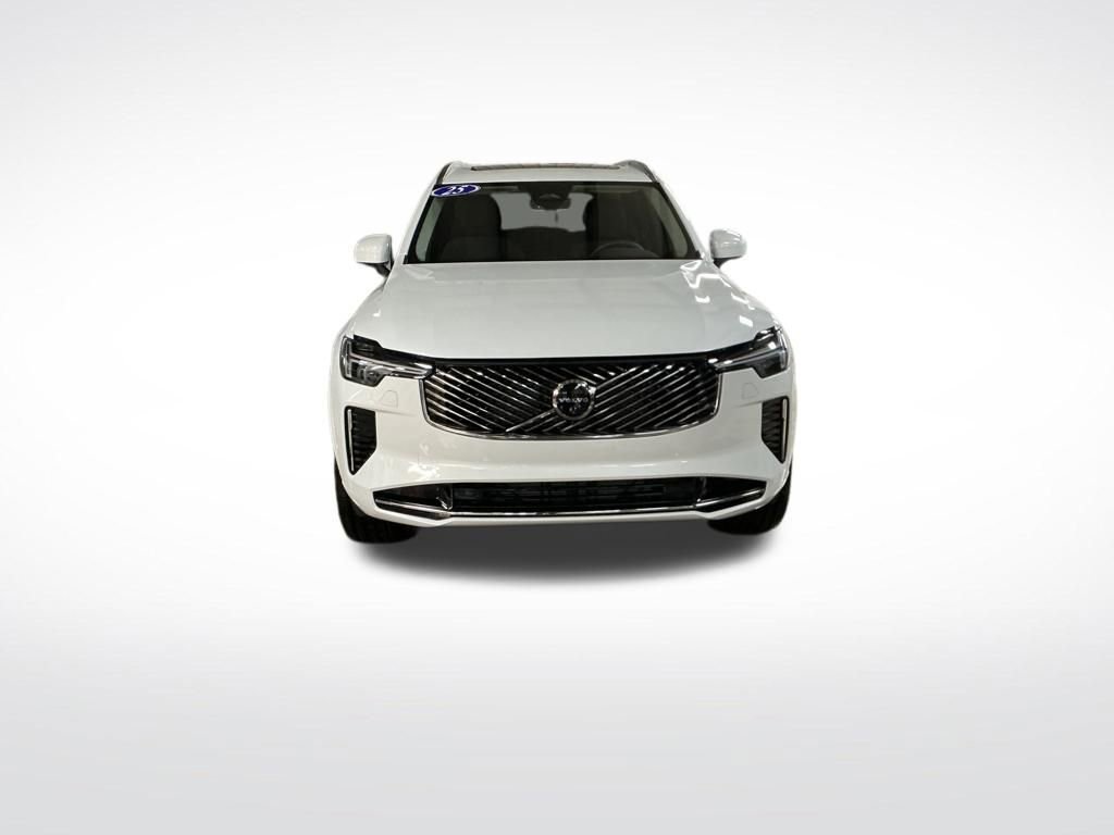 Used 2025 Volvo XC90 B6 Plus w/ Protection Package Premier image 9