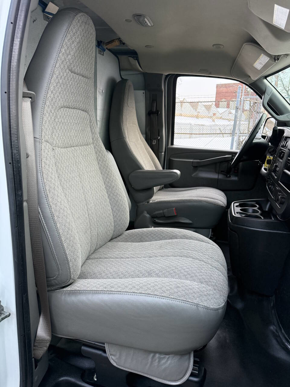 Used 2018 Chevrolet Express 2500 w/ Enhanced Convenience Package image 14