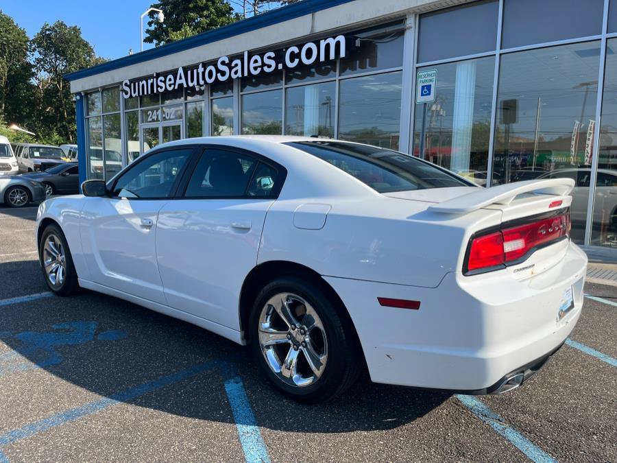 Used 2013 Dodge Charger SE w/ Sport Appearance Group RWD image 2