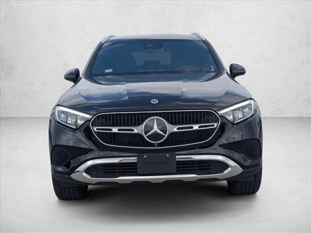 Used 2025 Mercedes-Benz GLC 300 4MATIC image 2