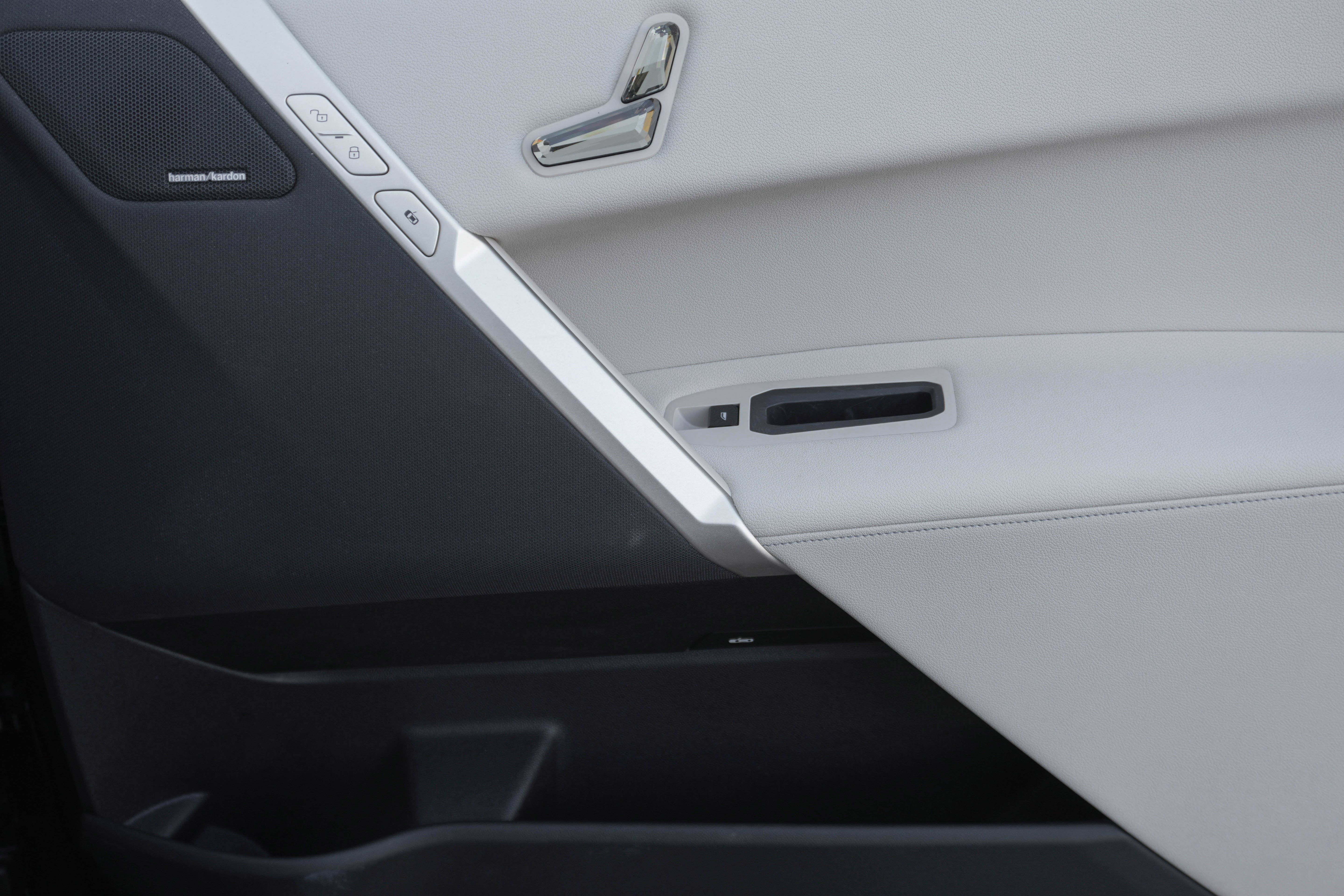 Certified 2023 BMW iX xDrive50 w/ Ultimate Package image 31