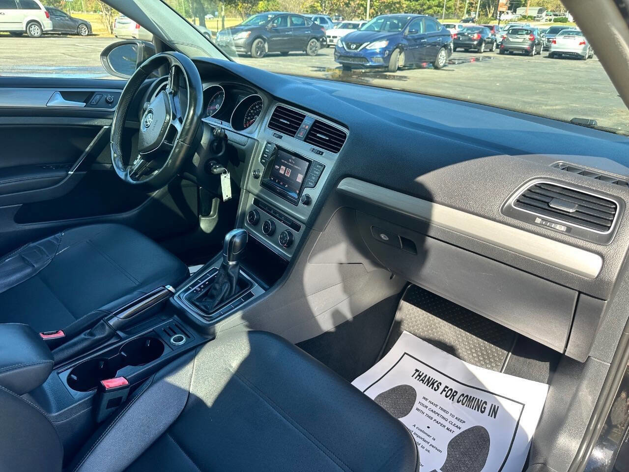 Used 2015 Volkswagen Golf S image 29