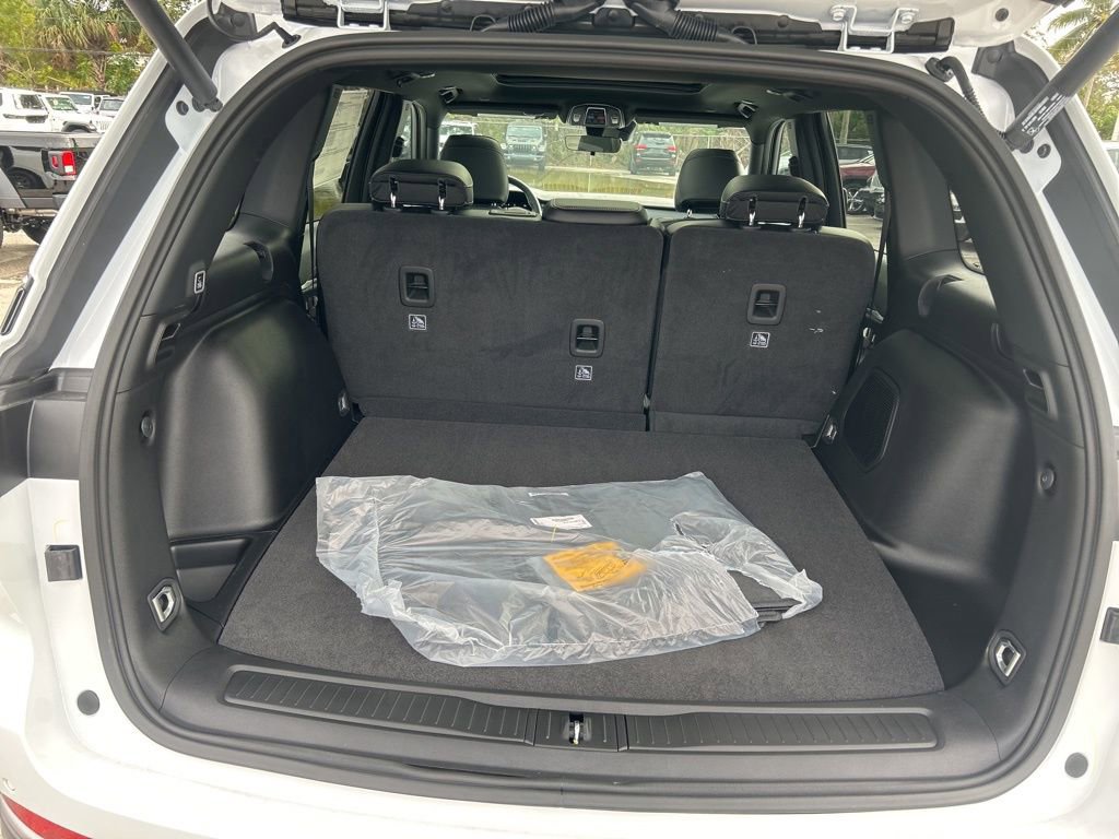 New 2026 Jeep Grand Cherokee Limited image 30