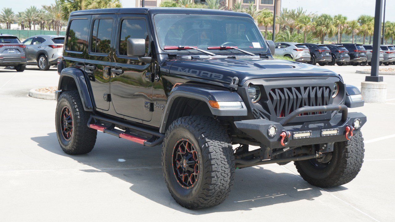 Used 2019 Jeep Wrangler Unlimited Sahara w/ Quick Order Package 24M Moab AWD/4WD image 3